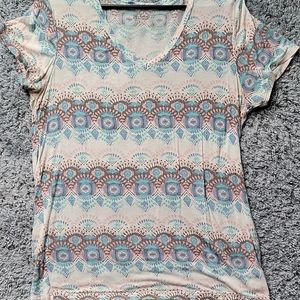 Mudd patterned v-neck